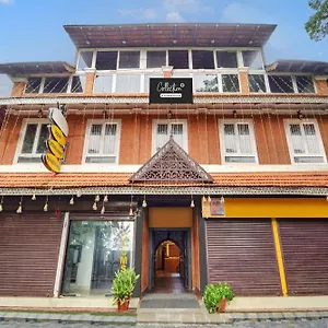 Super Collection O Calvathy Road Near Kochi Hotel